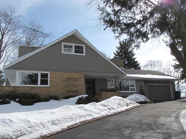 1st image of 525 Winsor Dr