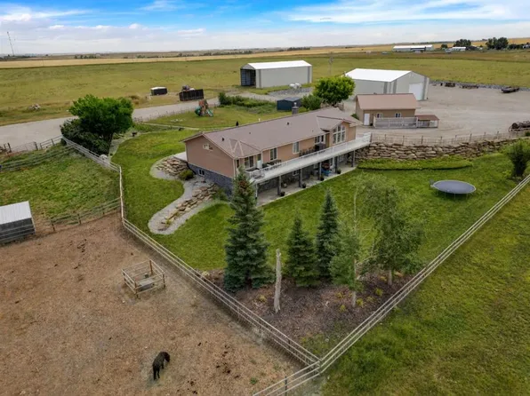 562056 S 24th St E, High River, AB T1V 2A7