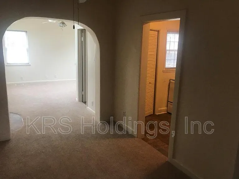 211 Maycox Ave #B — Photo 3