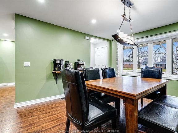 4th image of 318 Oak St
