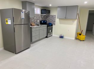 76 S Waldinger St, Valley Stream, NY 11580