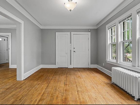 5th image of 414 Morgan Ave S #2
