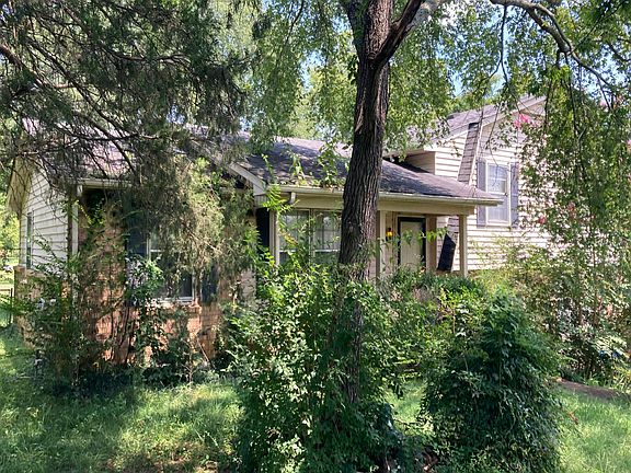 3rd image of 3868 Lake Aire Dr