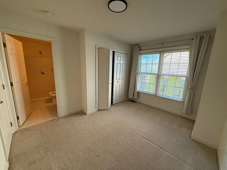 18145 Shoreline Ct — Photo 21
