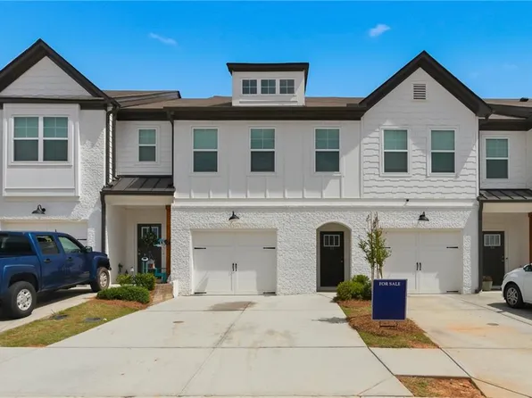 82 Auburn Run Ln, Auburn, GA 30011