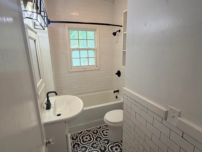 1003 Lexington Ave — Photo 19