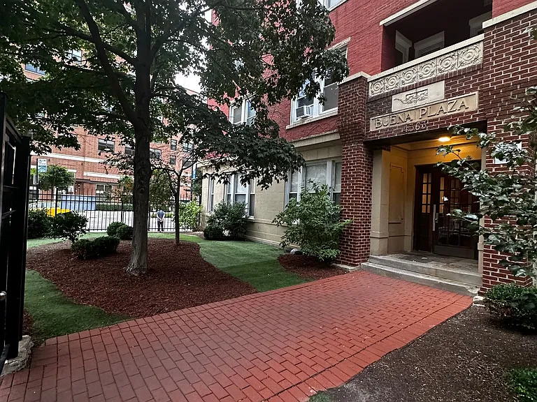 Buena Plaza — Photo 2