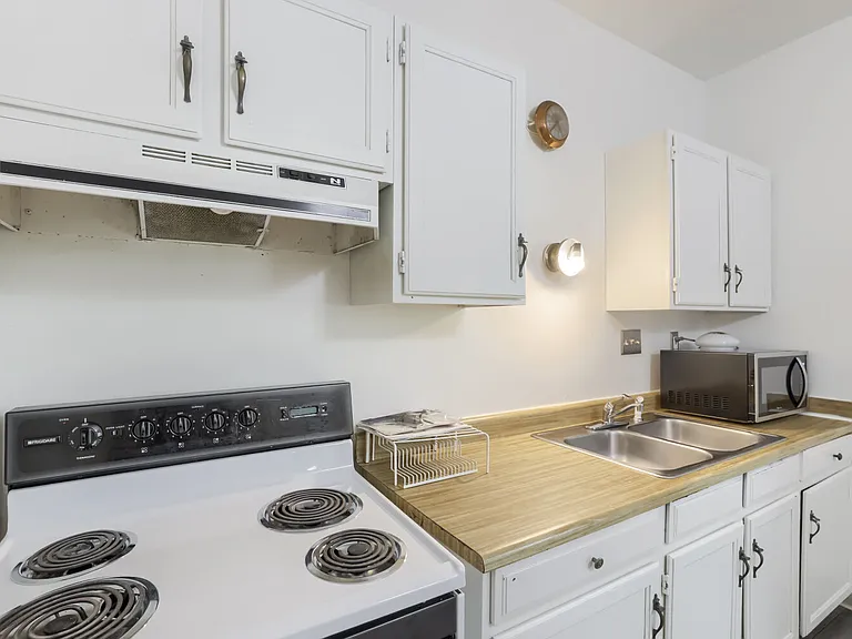 1410 Washington Ave #1 — Photo 16