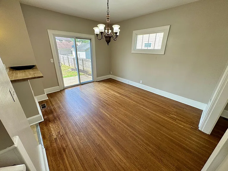 1323 W 3rd Ave — Photo 13