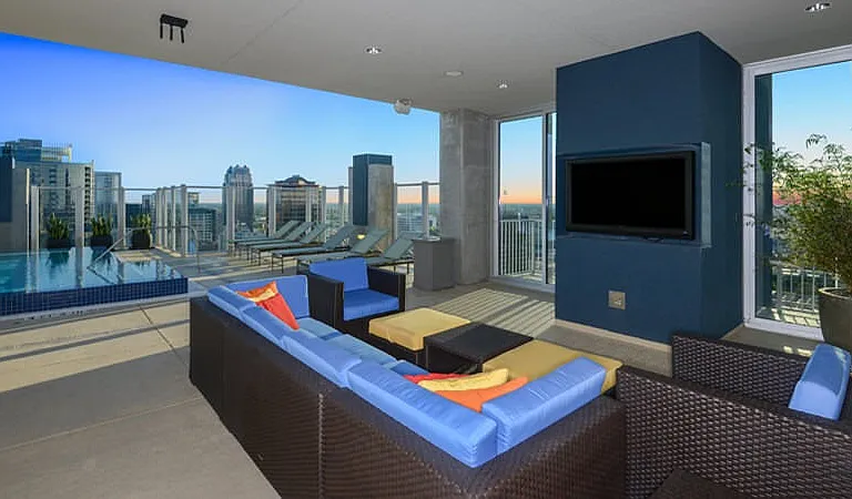 Skyhouse Orlando — Photo 21