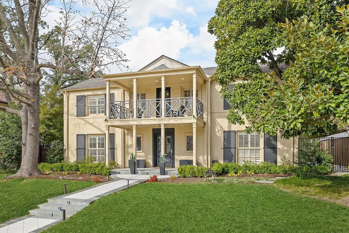 Building Photo - 4678 Beverly Dr