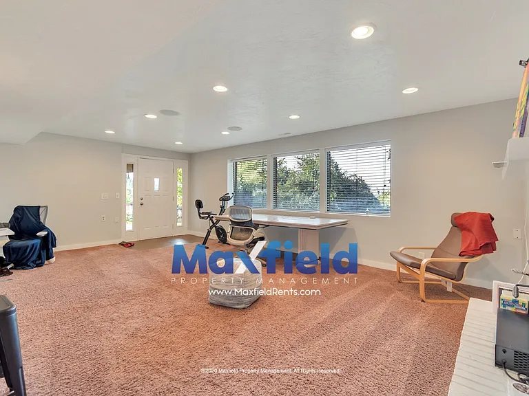 11670 S Hidden Valley Blvd — Photo 19