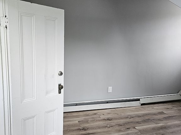 5th image of 14 Hillside St #10452828