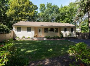 107 Beach Rd, Wading River, NY 11792