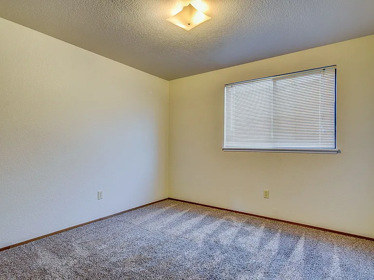 M0755-455 S. Oak Harbor Street — Photo 7