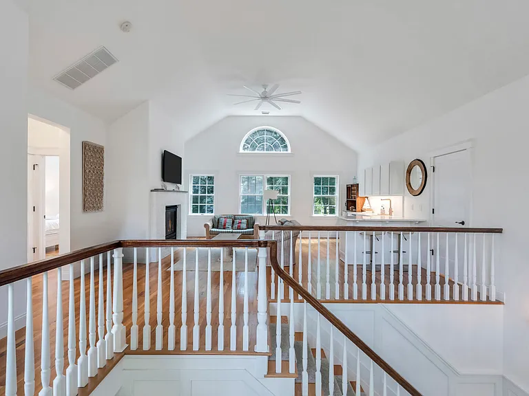 1110 N Sea Rd — Photo 16
