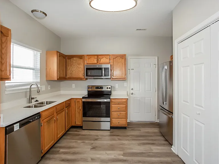 7150 Parklake Pl — Photo 7