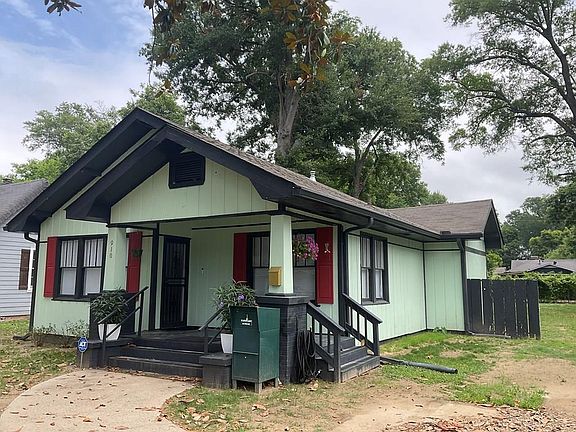 2nd image of 910 S Washington Ave