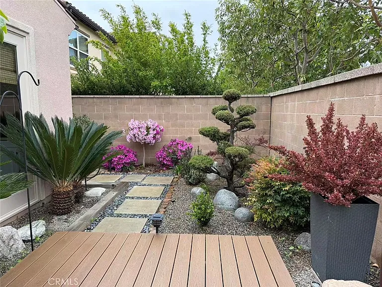 78 Somerton — Photo 13
