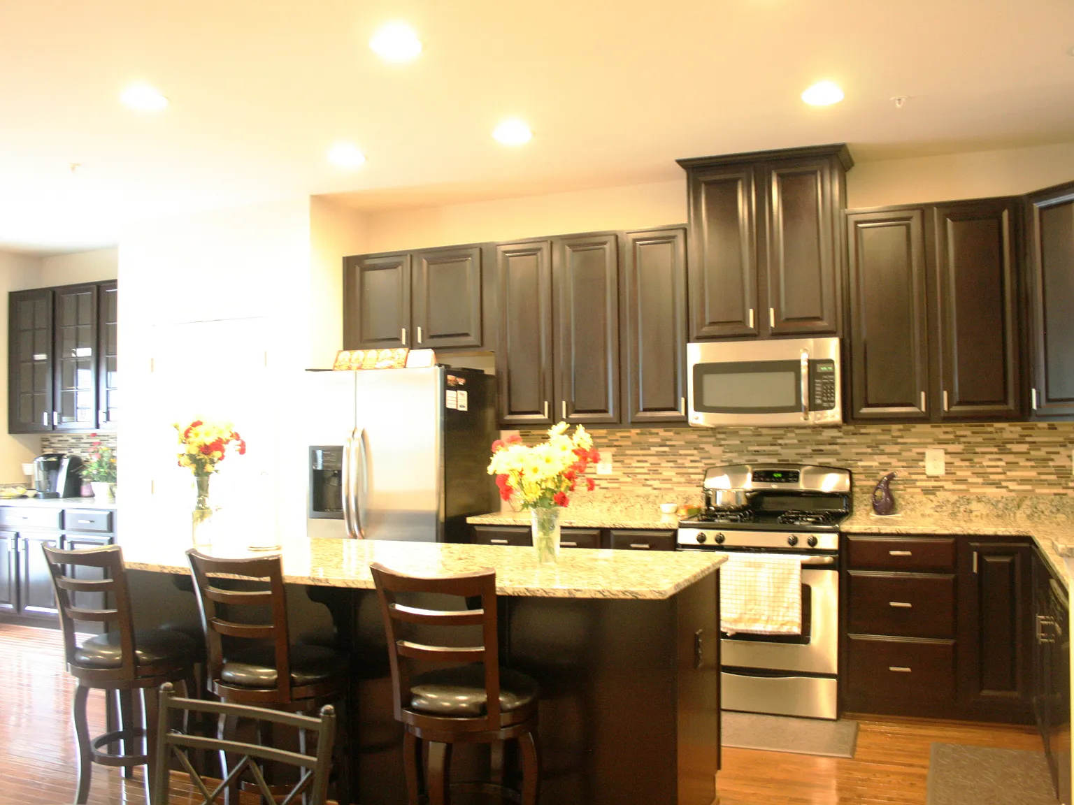 4 bed, 3.5 bath, 2096 sqft, $3,150 — Photo 4