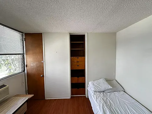 1201 W 36th St Photo 1