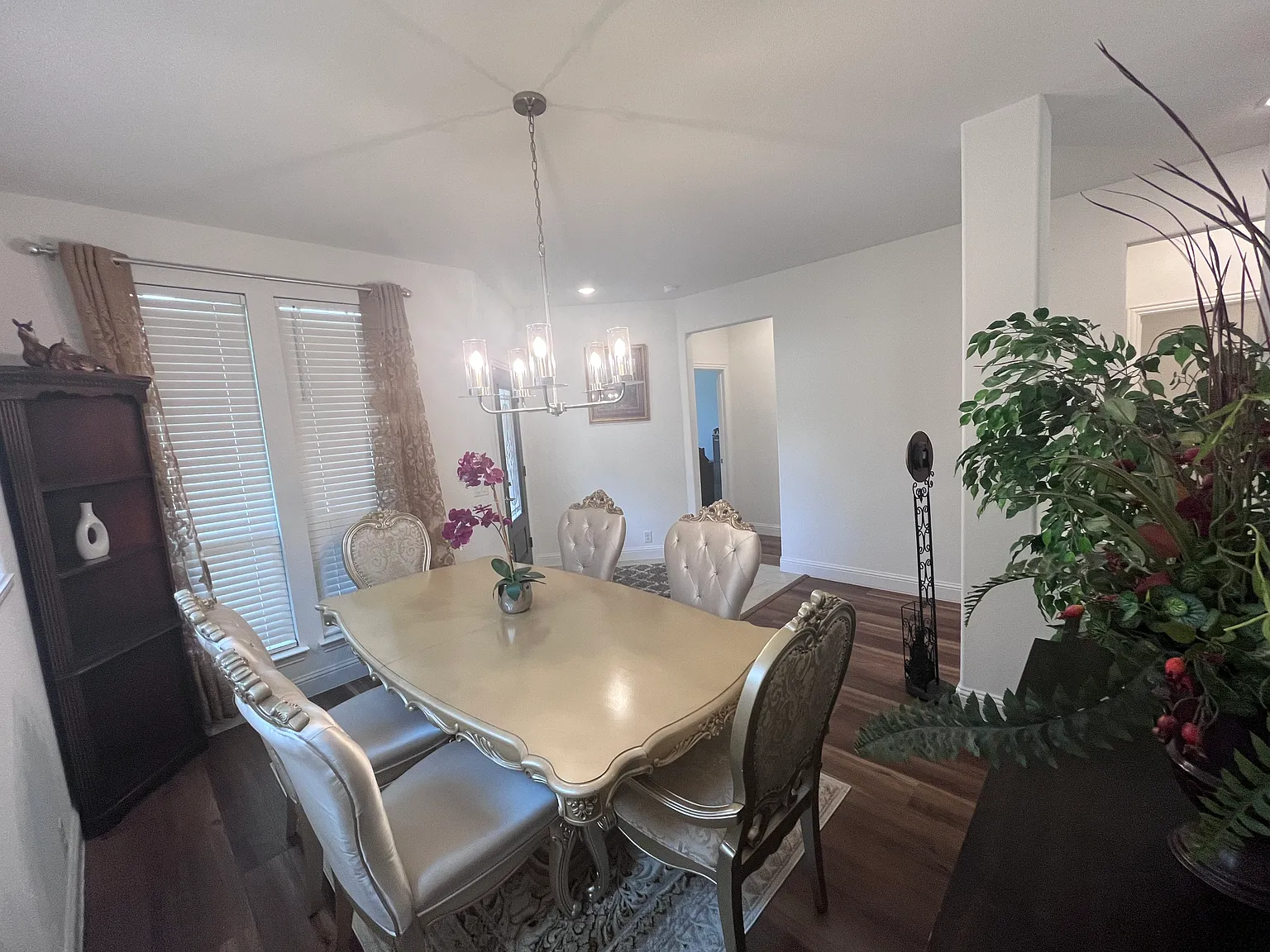 5 bed, 3.5 bath, 3754 sqft, $3,550 — Photo 4