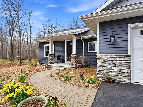 3rd image of 3404 Tanglewood Ln