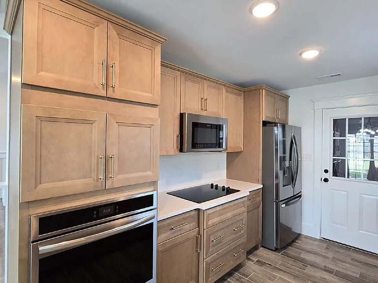 302 Kingston Rd — Photo 15
