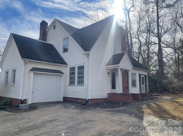 110 N Academy St, Mooresboro, NC 28114