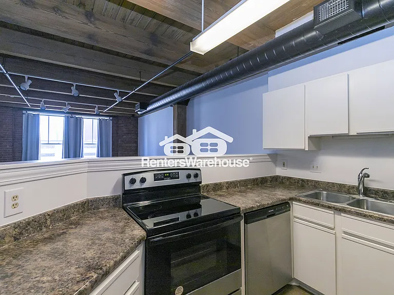 700 Broadway Blvd #210 — Photo 9