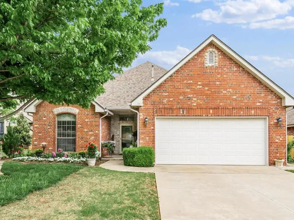 341 Crossland Ct, Edmond, OK 73003