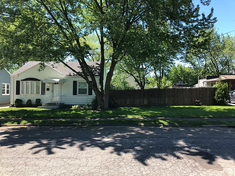 13603 Kirton Ave — Photo 1