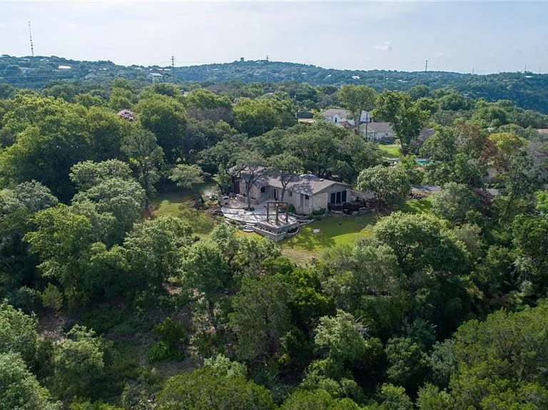 610 Lancelot Way — Photo 5