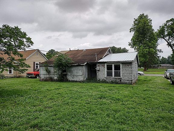 4th image of 730 Mill St