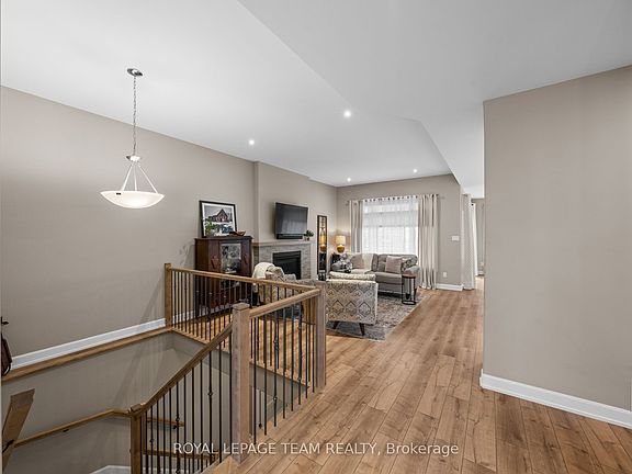 5th image of 433 Aurora St