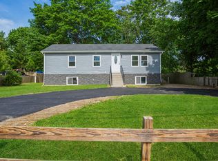 63 Carver Blvd, Bellport, NY 11713