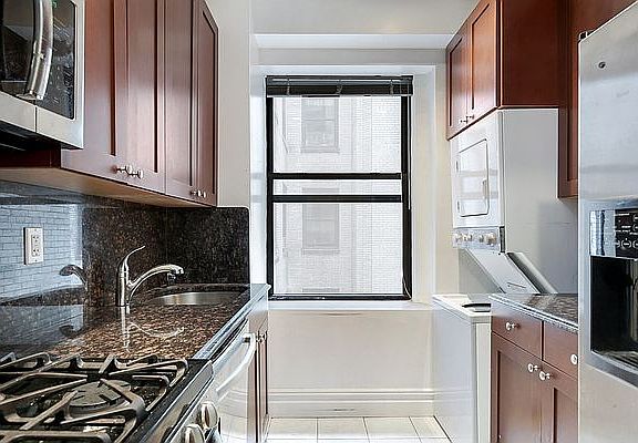 5th image of 525 W End Ave APT 7J
