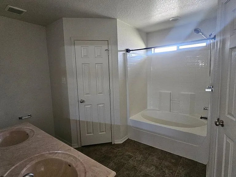 1808 Bryce Ct — Photo 6