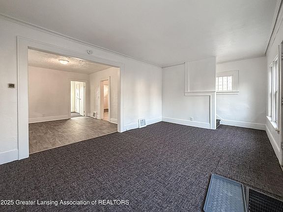 2nd image of 1013 N Pennsylvania Ave