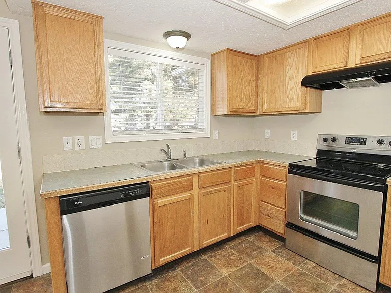 976 W Idaho Ave — Photo 8