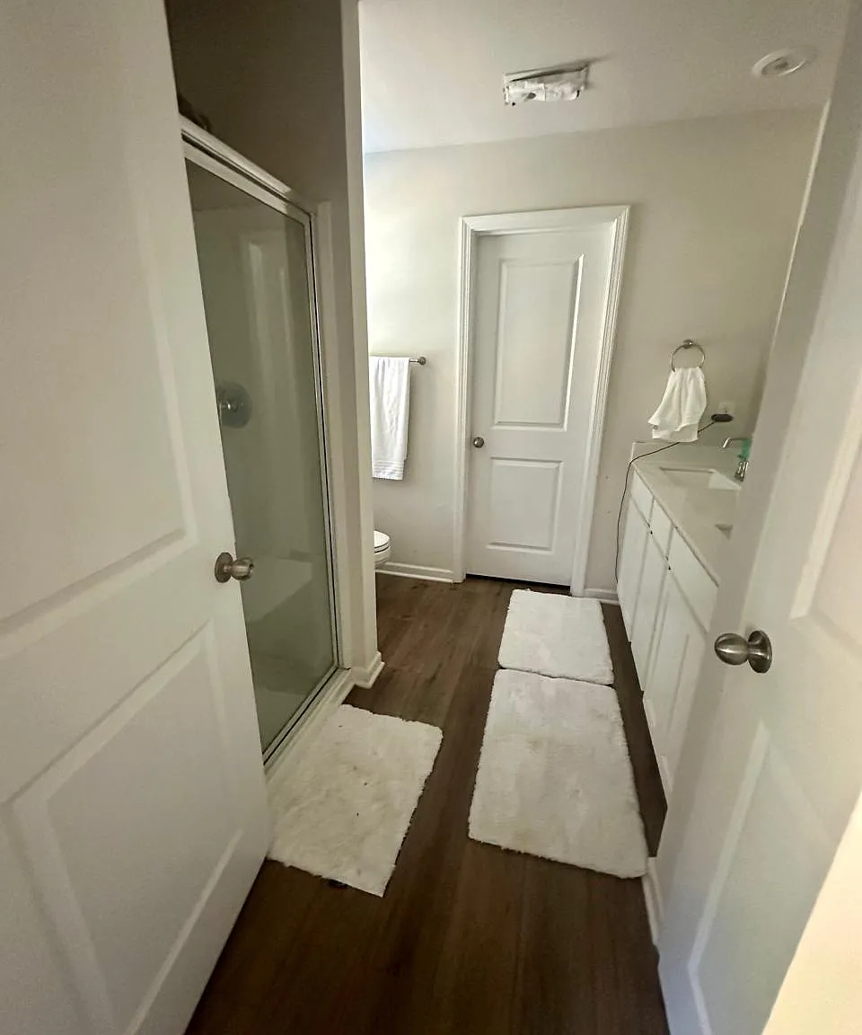 4 bed, 2141 sqft, $2,500 — Photo 2