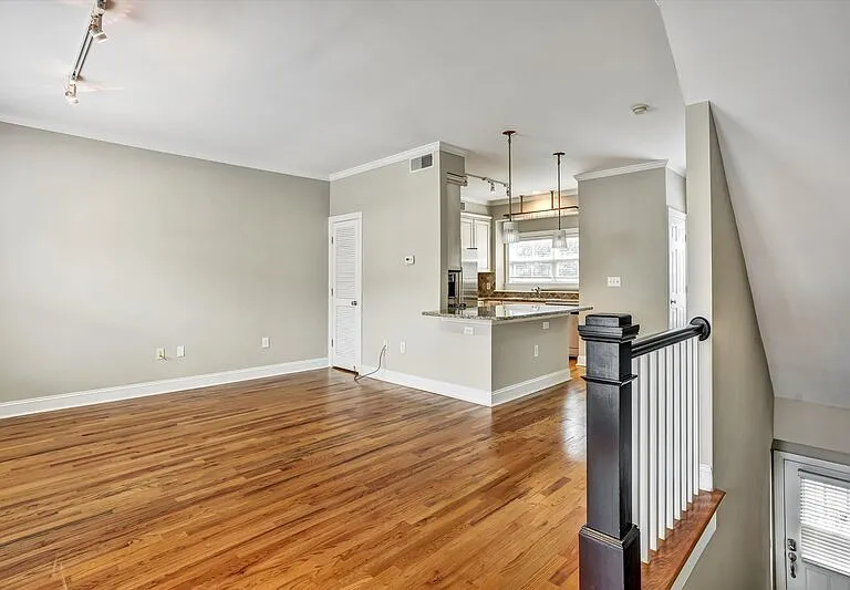324 Carlyle Park Dr — Photo 4
