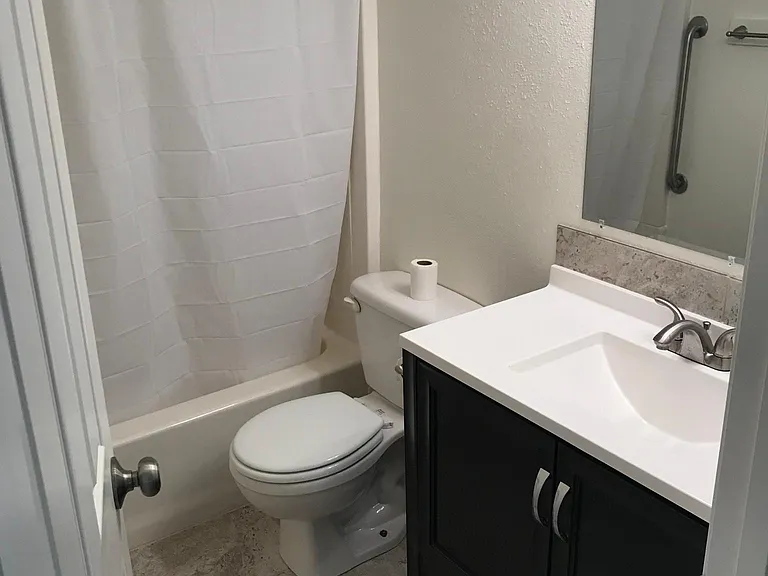 603 NW Linden Ave #603 — Photo 6