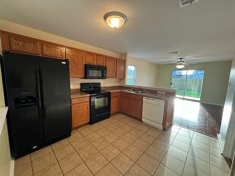 5704 Capricorn Loop — Photo 14