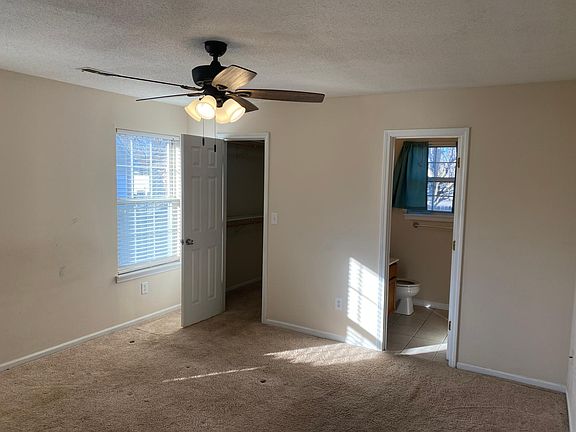 4th image of 2105 Saratoga Dr