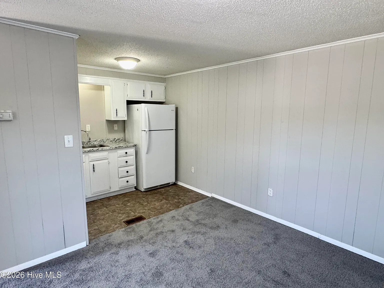 1 bed, 1.0 bath, $700 — Photo 4
