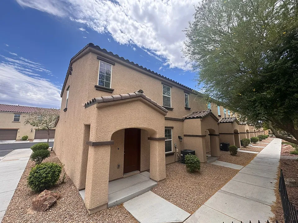 5202 Dubris Dr