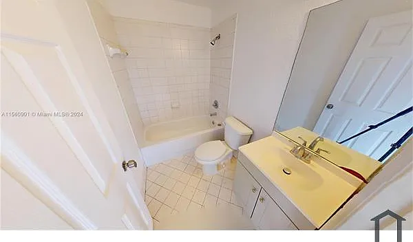 2911 SE 13th Rd #206 — Photo 14