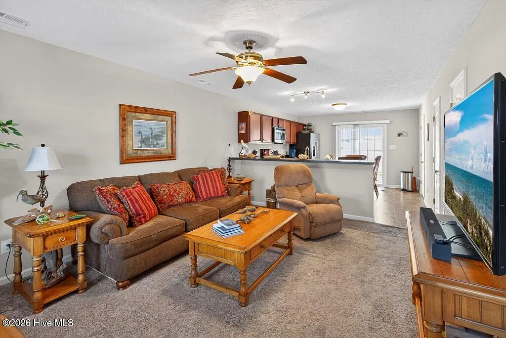 2 bed, 2.5 bath, 1084 sqft, $1,495 — Photo 2