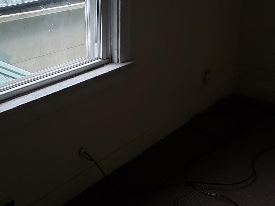 1st image of 205 Sprenger Ave